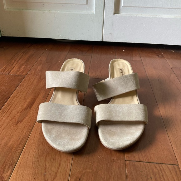 Paul Green Short Heels - Picture 2 of 6